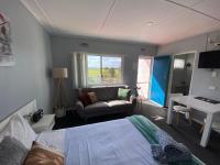 Zweibettzimmer mit Balkon