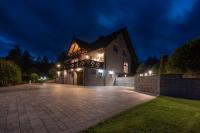 Dom na wzgórzu z widokiem na jezioro z balią i sauną - B&B
