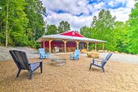 Secluded Brownsville Cabin with Deck and Fire Pit - Ferienwohnung Brownsville