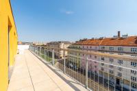 One bedroom penthouse apartment # 82 in the brand new building close to the city center with free parking - Ferienwohnung Prag