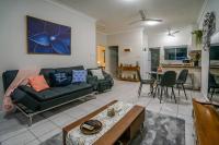 B&B Casuarina - ZEN HIDEAWAY COZY 2-BR/2-BA Modern Unit in Alawa - Bed and Breakfast Casuarina