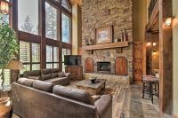 Luxe McCall Cabin with Hot Tub about 8 Mi to Skiing - B&B