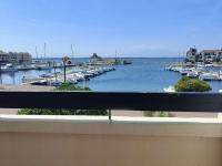 Appartement T3 avec balcon et parking, accès piscine, espaces sportifs - FR-1-195-96 - B&B Le Barcarès