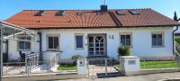 B&B Bruckberg - helle Souterrainwohnung nähe Flughafen, Landshut und München 1 bis 5 Personen - Bed and Breakfast Bruckberg