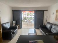 Lovely Self Catering 1 bed Apartment 6A2, Los Cristianos, Tenerife - Chambres d'hôtes Arona