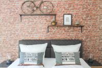 New York Apartment - für Freunde & Familien, stadtnah, Parkplatz, E-Ladestation, Gitterbox für Fahrräder, Fitnessstudio, digitale Gästemappe mit Restaurant- und Unternehmenstipps - Chambres d'hôtes Coblence