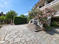 Big appartement - 9 guests - Air Conditionning and Courtyard - B&B
