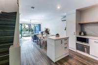 B&B Hamilton Island - Sunset Waters 4 - Bed and Breakfast Hamilton Island