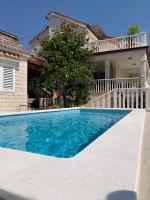 Villa Katarina - private Pool 80m from beach - Ferienwohnung Marina