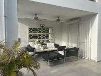 Luxury 4 bedroom villa with jacuzzi & large garden - B&B