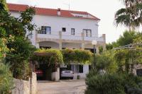 B&B Jelsa - Apartments with a parking space Jelsa, Hvar - 5703 - Bed and Breakfast Jelsa