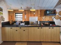 L'incroyable maison de Mamie MECHANT - Bed and Breakfast
