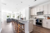 Trendy Park Circle Townhome - Bed and Breakfast