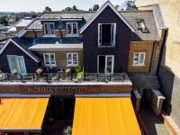 Velvet 1-bedroom penthouse, Clockhouse, Hoddesdon - B&B Hoddesdon