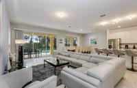 Beautiful 9 bedroom pool home located in the Solterra Resort! home - Chambres d'hôtes Davenport