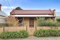 Large House on Wharf Street - B&B