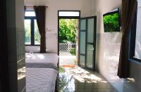 Bungalow with Garden View