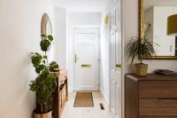 En-suite luxury large bedroom with parking and two tickets to Kew Gardens - B&B