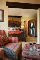 Deluxe Queen Suite ( 2nd Floor )