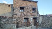 La Casa Rural de Alicia - Bed and Breakfast Bustares