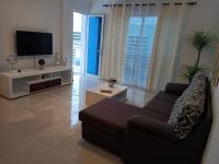New, Modern, and Cozy 3 Bedroom Apartment. - Ferienwohnung