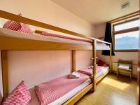 Fünfbettzimmer mit Gemeinschaftsbad