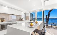 Baydream on the Beach - With Breathtaking Water Views - B&B