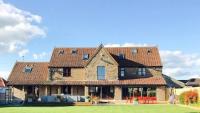 Drystone Manor - Swim Hot Tub, Tennis, Gatherings - Chambres d'hôtes Iron Acton