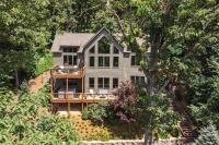 Grand Chalet w/ Hot Tub - Near Wintergreen Resort - Chambres d'hôtes Wintergreen