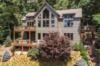 Grand Chalet w/ Hot Tub - Near Wintergreen Resort - Chambres d'hôtes Wintergreen