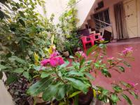 B&B Puri - Divine view - 1 bhk AC - Swarna Bhavan - Bed and Breakfast Puri