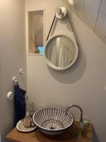 Mysigt rum i villa med egen ingång och nära havet. - Chambres d'hôtes Åhus
