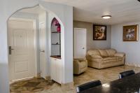 Tritons Place-Half Acre Oceanfront Paradise With Private Pool, Jacuzzi, Fire Pit, Beach Access - Bed and Breakfast Primo Tapia