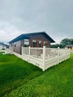 Ness Lodge with Hot Tub - B&B