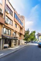 Peaceful Riverside Studio with private Patio Garden Center - Ferienwohnung
