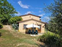 Villa with private swimming pool and private garden in quiet area, panoramic views - B&B