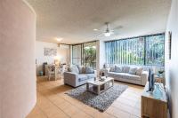 Magnus Gardens, 10,7 Magnus Street - Beautiful unit close to town with air con and Wi-Fi - B&B Nelson Bay