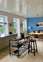 Skøn ferielejlighed i midten af Svaneke udlejes, minimum 4 dage - Ferienwohnung Svaneke