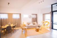 B&B Rotterdam - Tremendous 2-Bedroom Serviced Apartment - 79 m2 - Bed and Breakfast Rotterdam