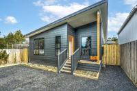 B&B Inverloch - The house with the orange door Inverloch - Bed and Breakfast Inverloch