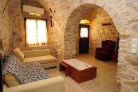 Traditional medieval Holiday House In Kalamoti - Bed and Breakfast Kalamotí
