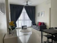 IOI Conezion Iman's Home with Pool View Unit - Bed and Breakfast Putrajaya
