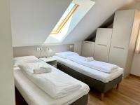 Twin Room with Private Bathroom