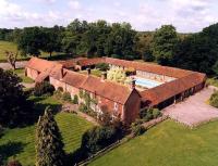 B&B Guildford - Whitmoor Farm & Spa - Bed and Breakfast Guildford