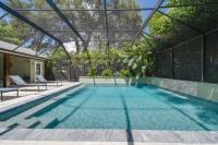 B&B Tampa - Luxury home in the heart of South Tampa & POOL! - Bed and Breakfast Tampa