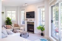 Panoramic Views from this gorgeous 2 Bed Property - Village Location - B&B Whistler