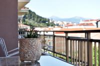 B&B Kastoria - Κεντρικό και ευρύχωρο οροφοδιαμέρισμα - Bed and Breakfast Kastoria