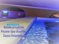 Chambre au Domaine Spa-piscine sauna - B&B Lescout