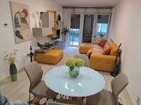 DISZTINGVÁLT Apartman, free garage - B&B Debrecen