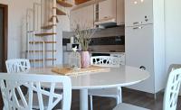 Apartamento de 2 niveles con vistas al mar